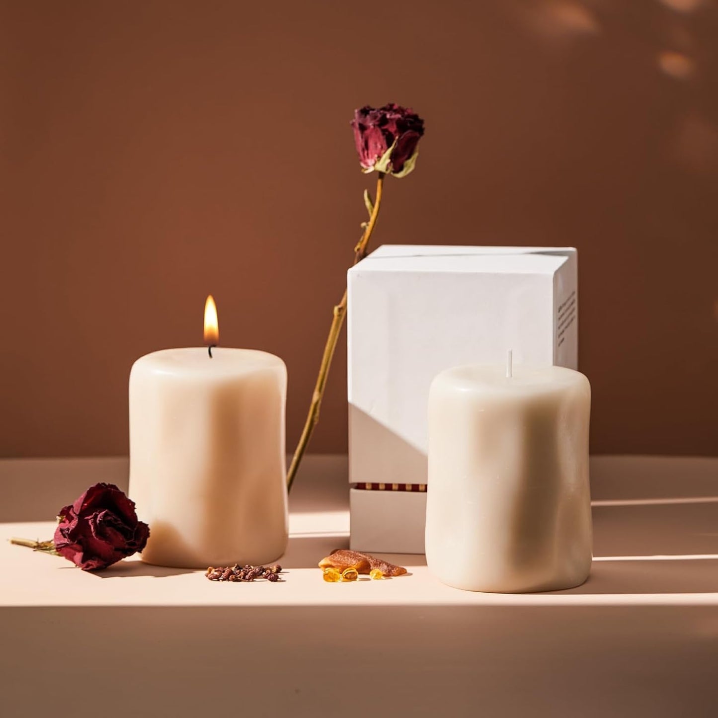 SAEUYVB Natural Soy Candle Wax for Candle Making, 10lb Bag, Premium Soy Wax Flakes, 20 Cotton Candle Wicks, 20 Wick Stickers and 2 Centering Devices 