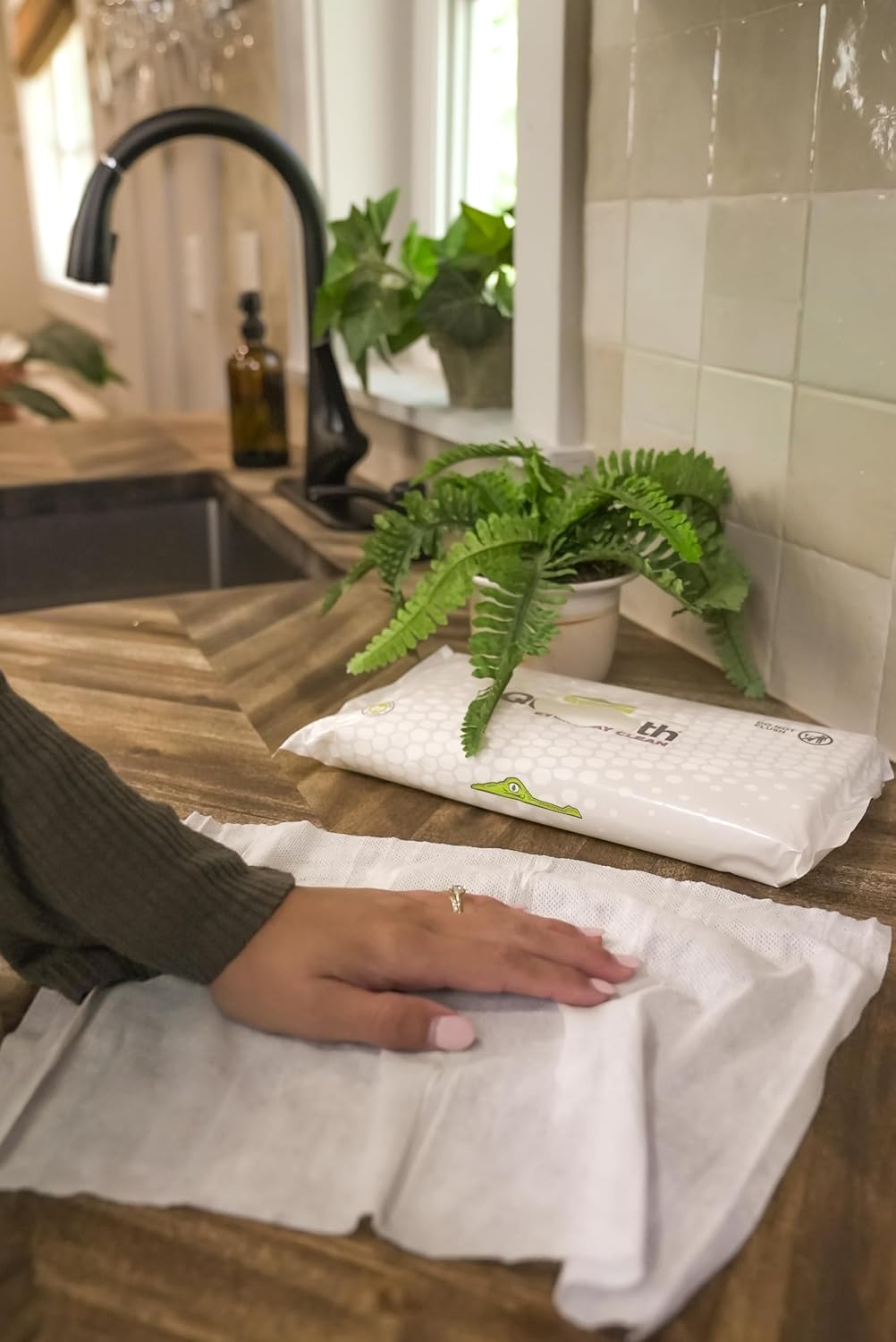 Quikcloth® Everyday Clean – Plant-Based, Gentle, Plastic-Free Cleaning Wipes for Home & Kitchen - Safe on Hands and Surfaces