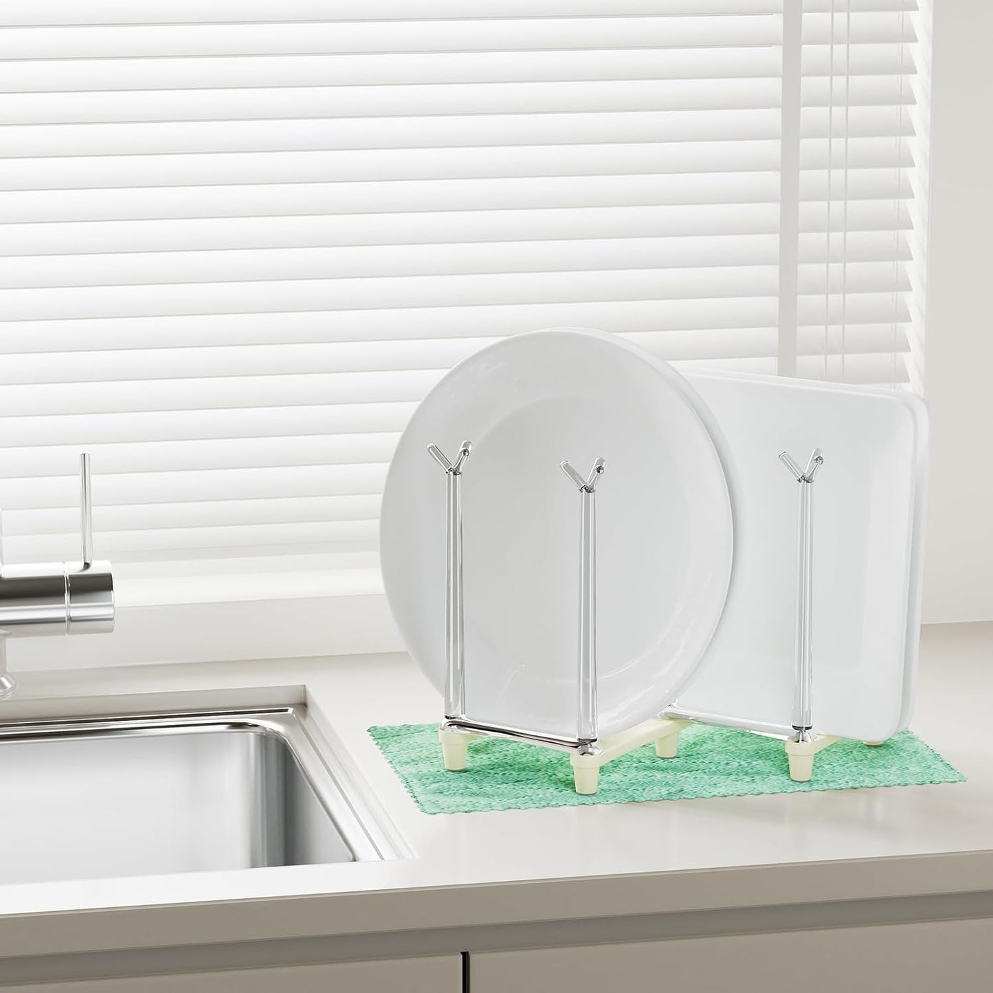 Marbrasse Retractable Cup Drying Rack, Drinking Glass and Sports Bottle Drainer Stand, Plastic Bag Dryer with Non-Slip Bottom for Kitchen Countertop - White