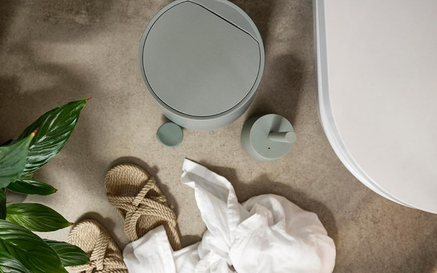 Zone 15252 NOVA ONE Toilet Brush, Matcha, D 3.9 x H 14.6 inches (10 x 37 cm)