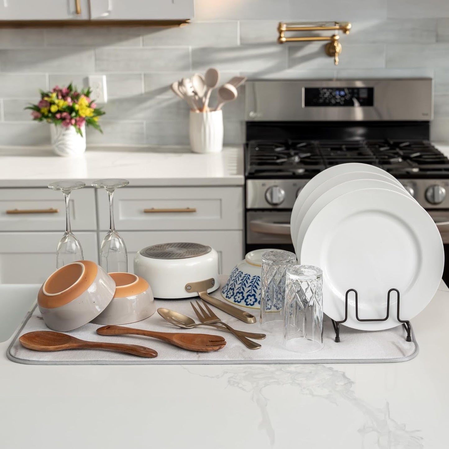 S&T INC. Dish Drying Mat Jumbo, 18” x 30”, Absorbent Microfiber Kitchen Counter Mat, Dish Drying Pad for Dishes, Utensils, Pots and Pans, Jumbo, Grey Stone