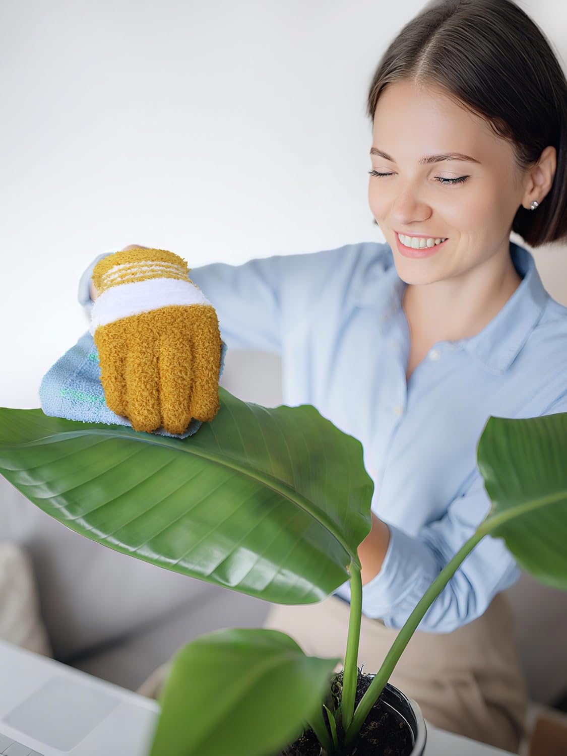 Patelai 3 Pairs Microfiber Plant Dusting Gloves Leaf Cleaning Gloves for Indoor Plants, Blinds, Furniture, House(Medium,Red, Green, Yellow)