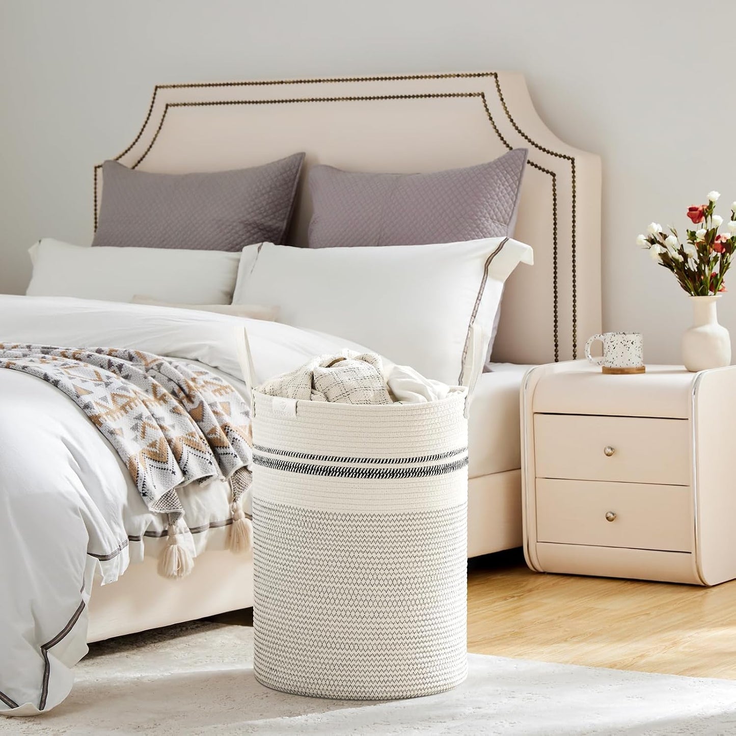 VIPOSCO Tall Laundry Basket, Large Dirty Clothes Hamper with Leather Handle, Woven Rope Storage Basket for Blanket, Toy In Living Room, Bathroom, Bedroom - 58L Stripe White