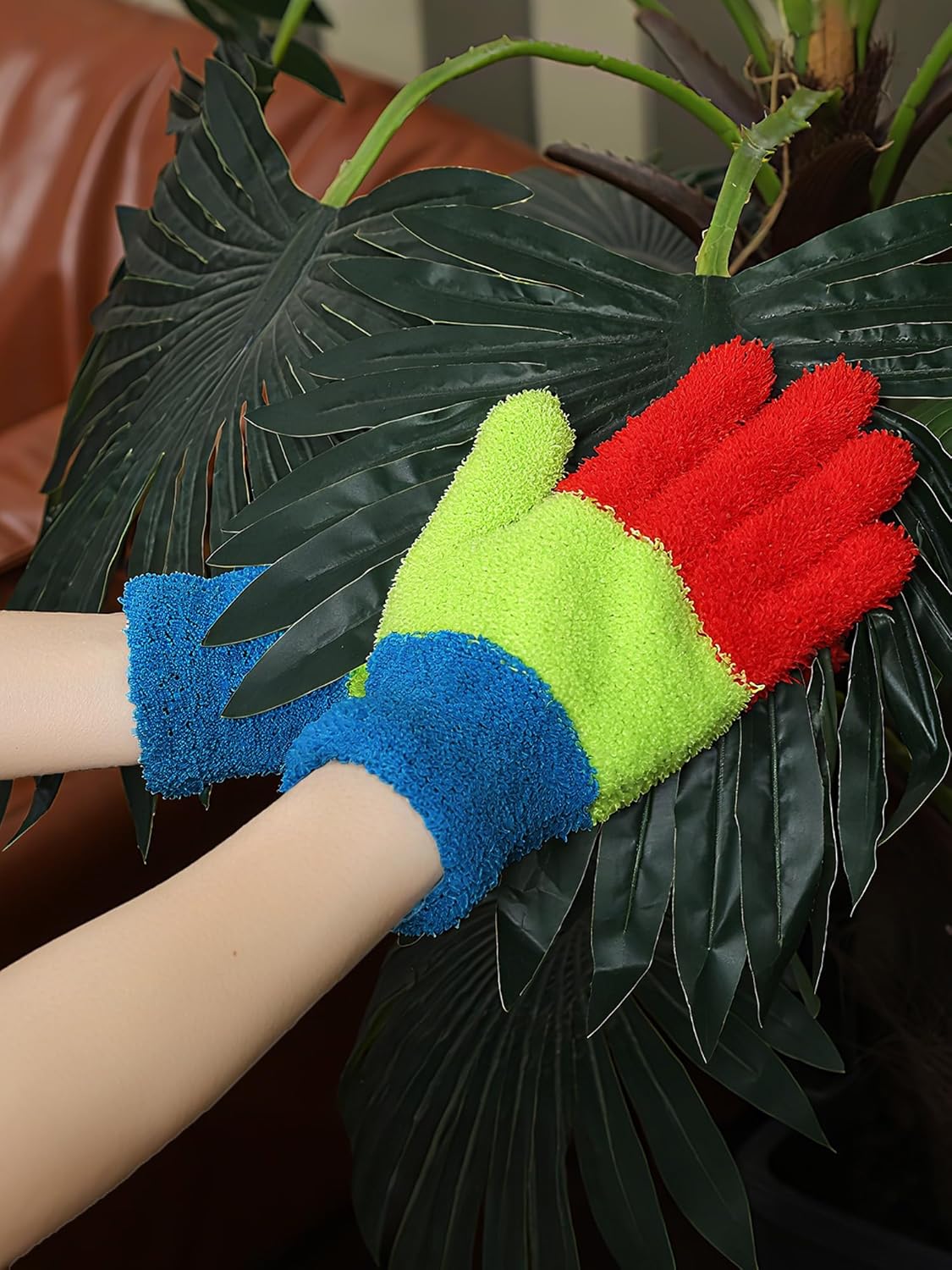 Patelai 3 Pairs Microfiber Plant Dusting Gloves Leaf Cleaning Gloves for Indoor Plants, Blinds, Furniture, House(Medium,Colorful)