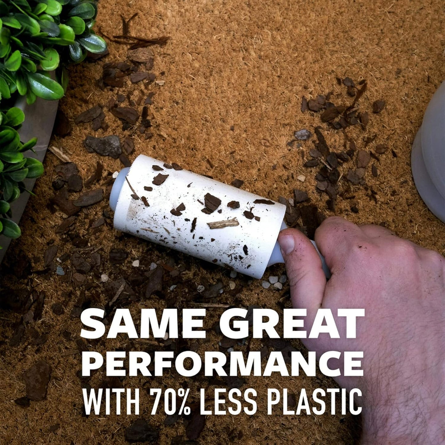 Scotch-Brite Greener Clean Lint Roller, Reusable Lint Rollers for Clothes, Furniture, and Pet Hair, Tidy Up Fabrics with a More Sustainable Fuzz Remover, 2 Roller, 4 Refills