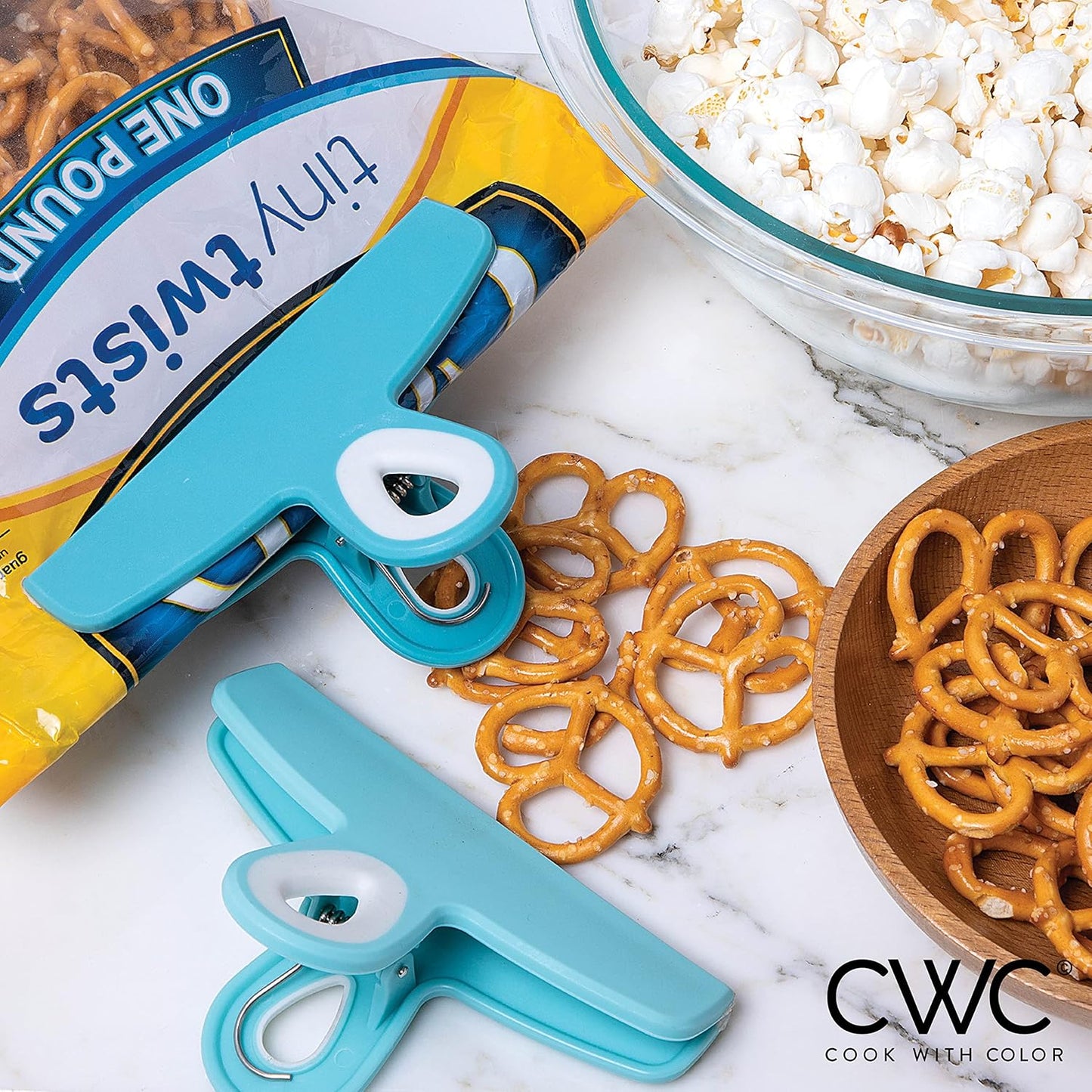 COOK WITH COLOR Bag Clips - Heavy Duty Chip Clip and Refrigerator Magnet Clips for Food Storage with Air Tight Seal Grip, Light Blue Ombre, Pack of 4 Large Clips