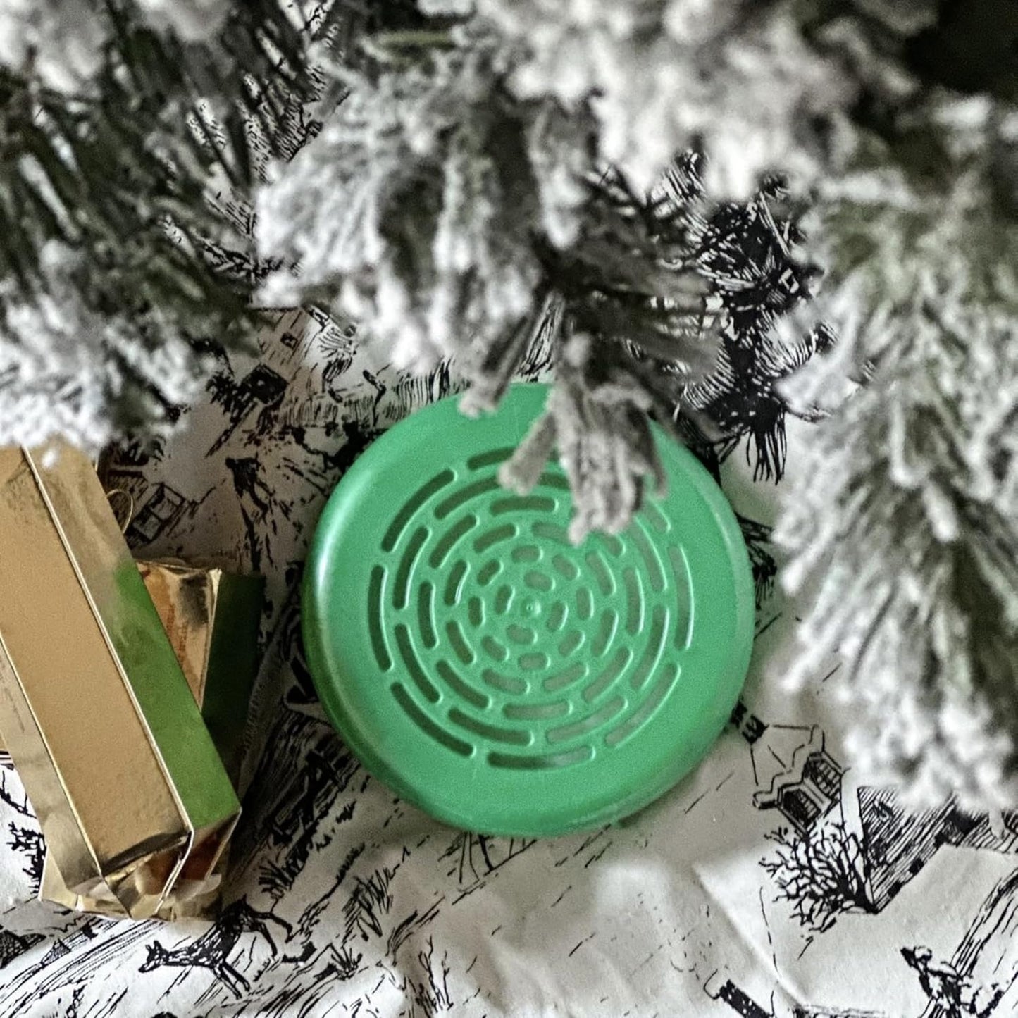 Citrus Magic Holiday Odor Absorbing Solid Air Freshener, Winter Wonder Green, 7-Ounce, Pack of 3